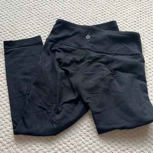 Lululemon black Capri leggings